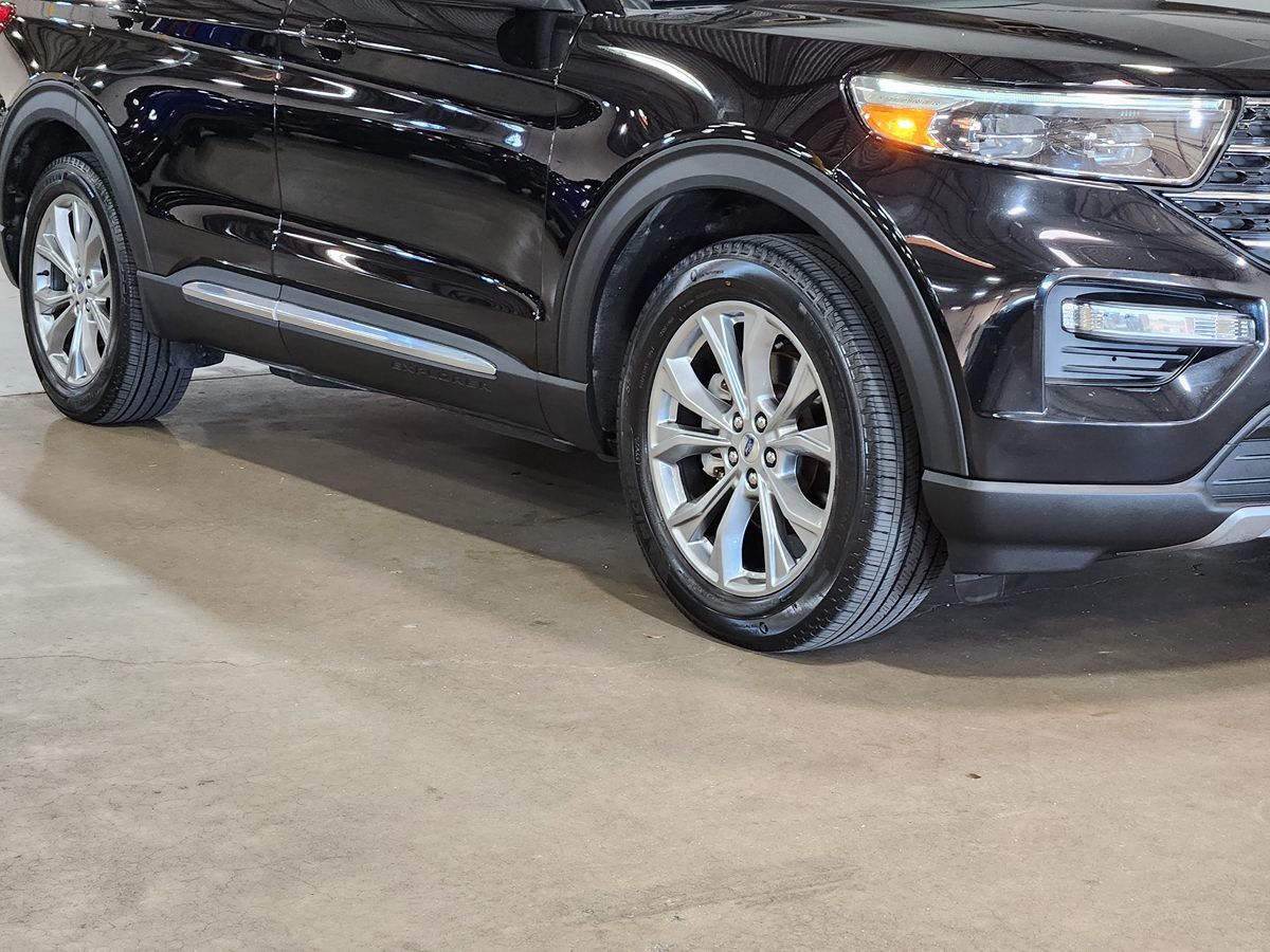 Ford Explorer photo 16