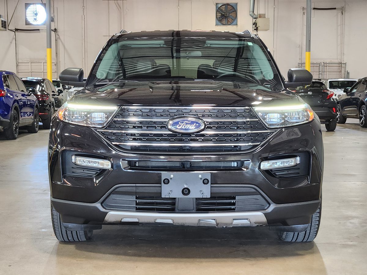 Ford Explorer photo 2
