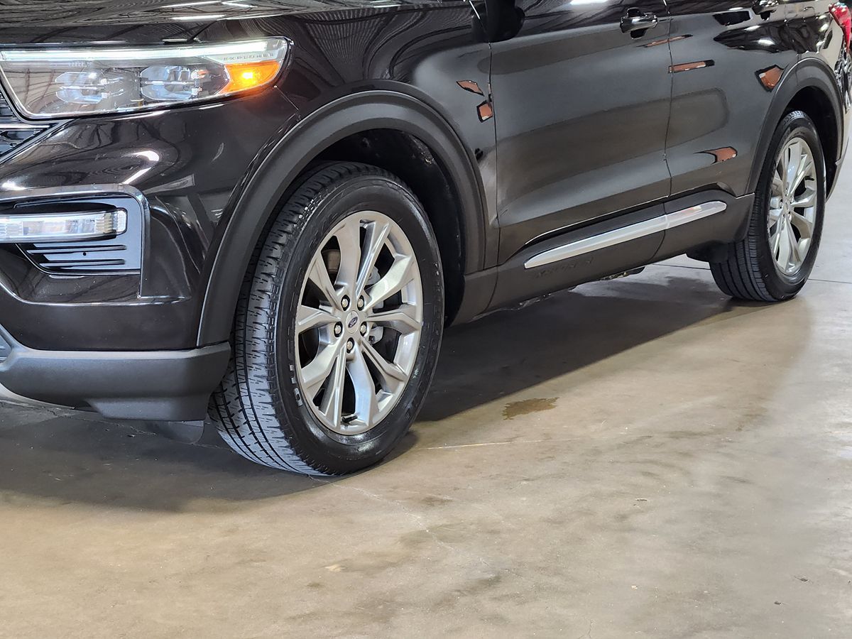 Ford Explorer photo 17