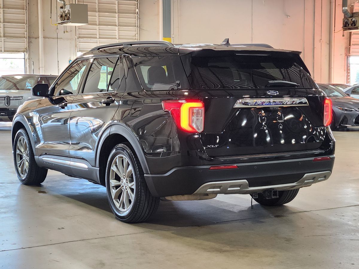 Ford Explorer photo 11