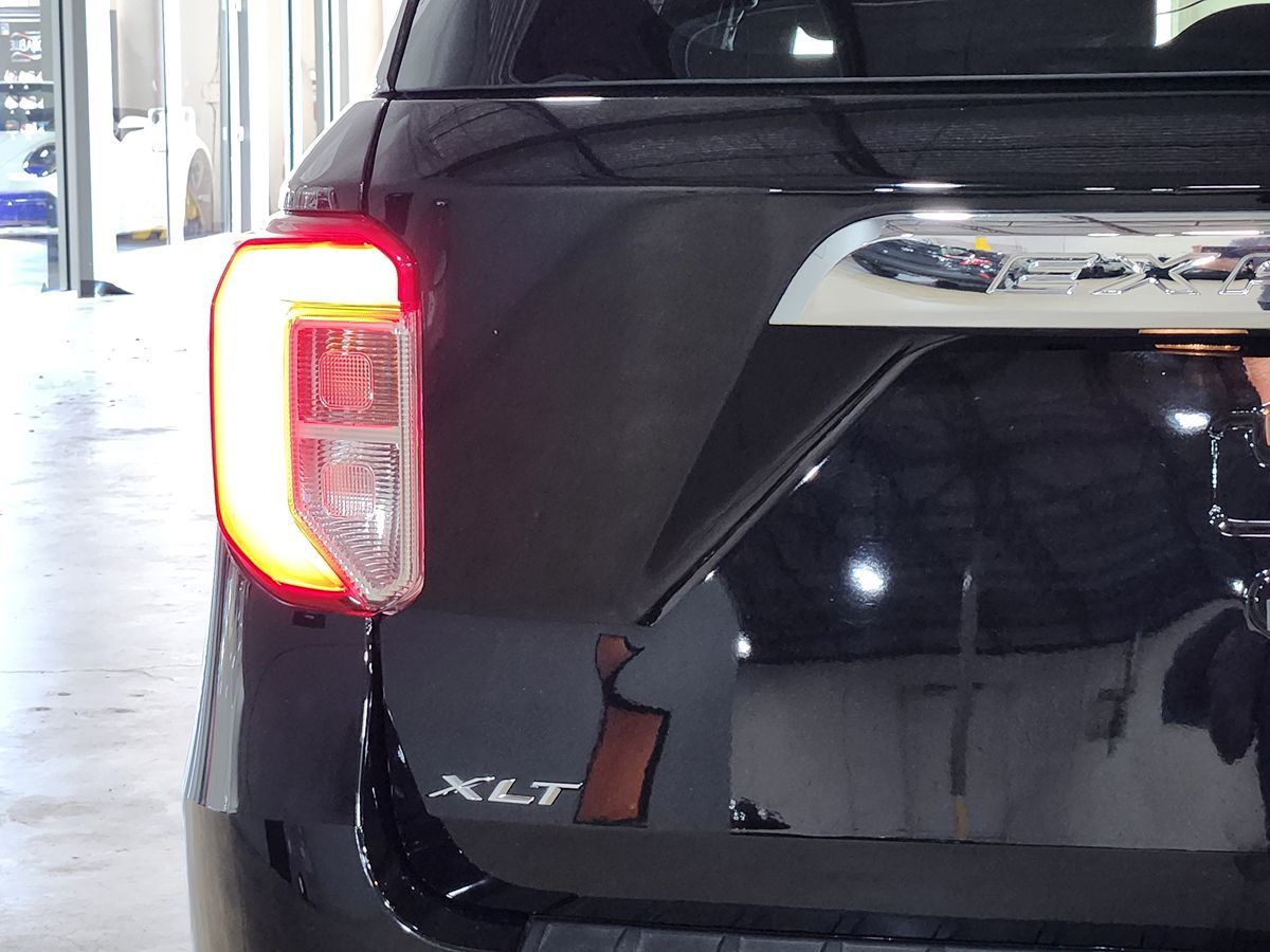 Ford Explorer photo 20
