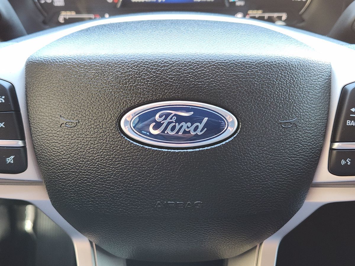 Ford Explorer photo 47