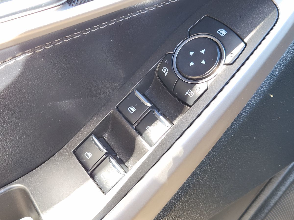 Ford Explorer photo 42