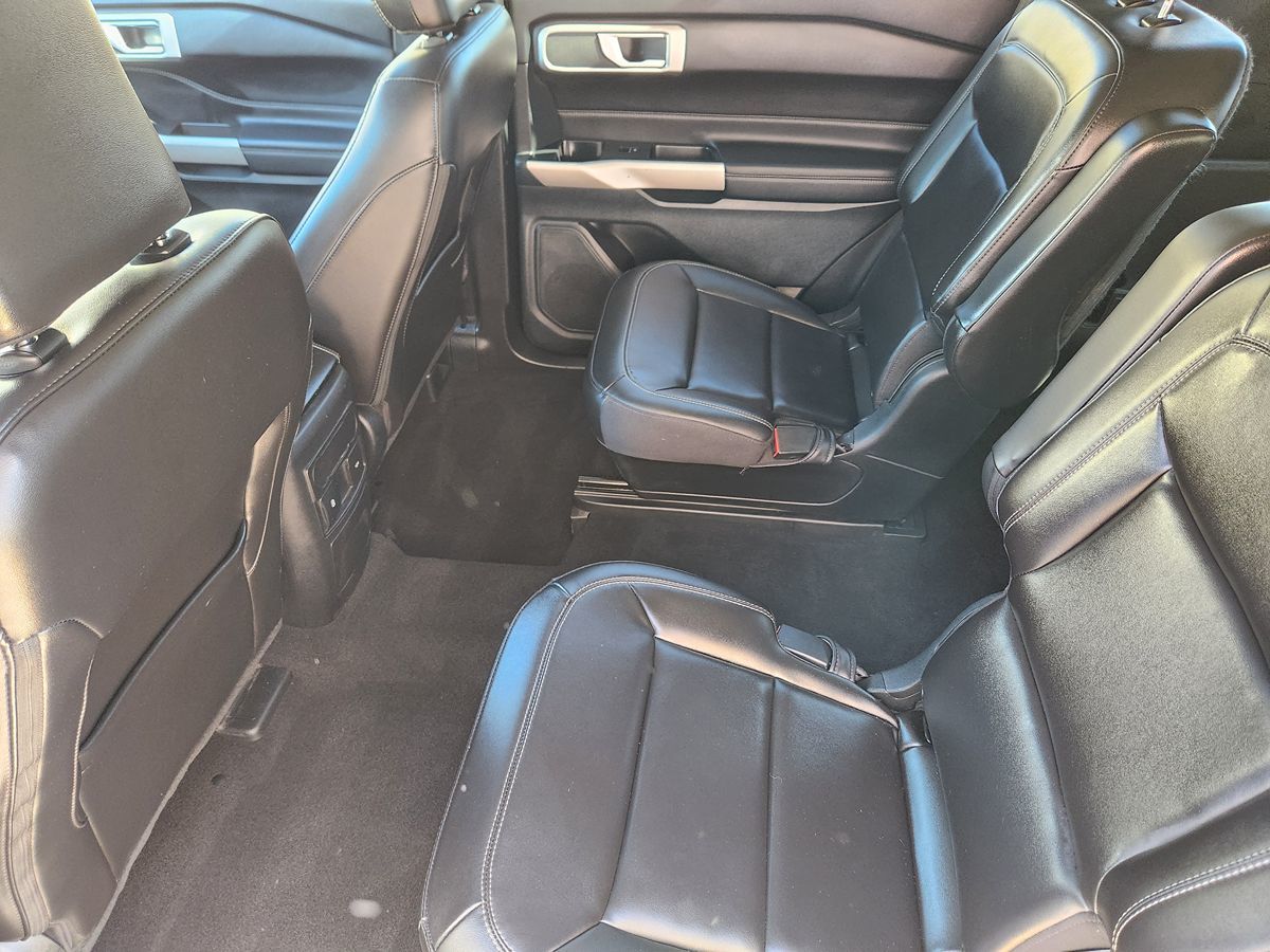 Ford Explorer photo 49