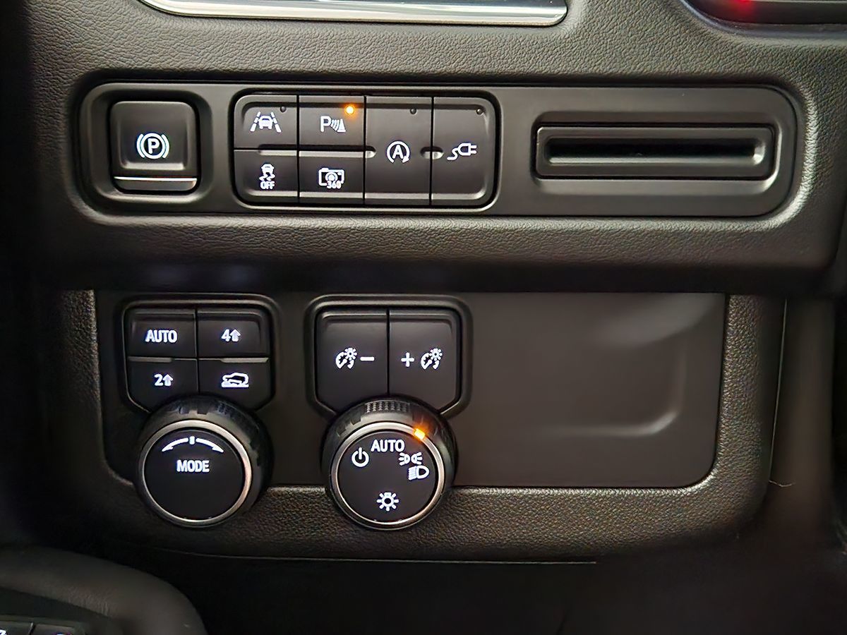 Chevrolet Tahoe photo 40