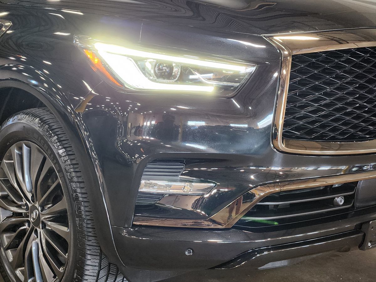 Infiniti QX80 photo 13