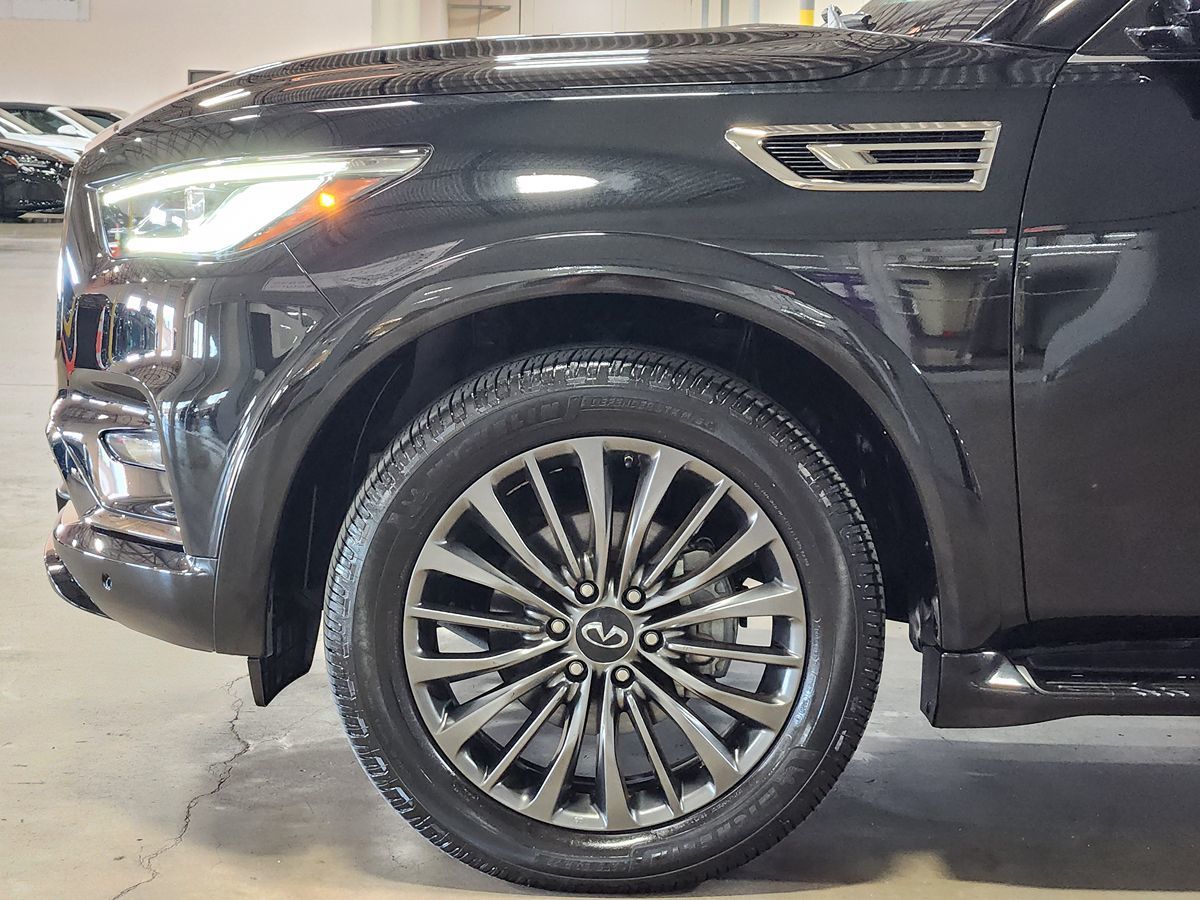 Infiniti QX80 photo 5