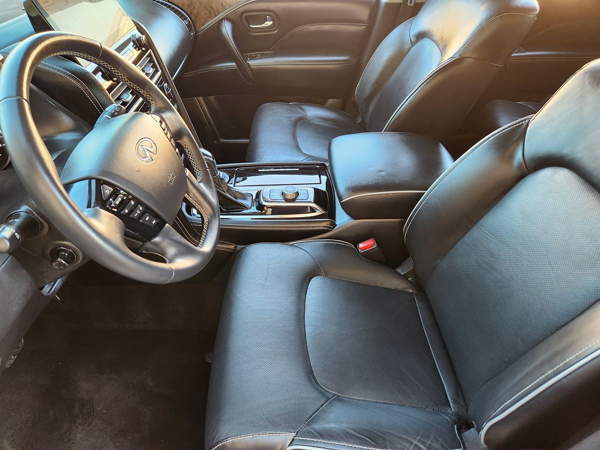 Infiniti QX80 photo 31