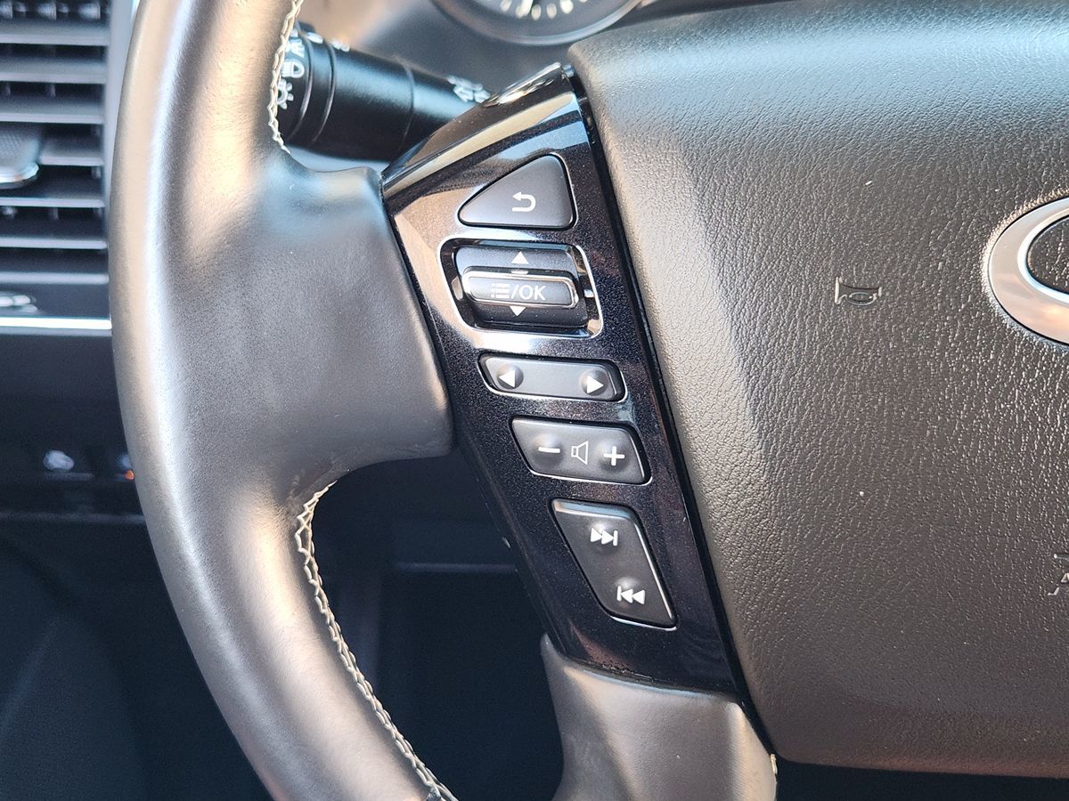 Infiniti QX80 photo 48