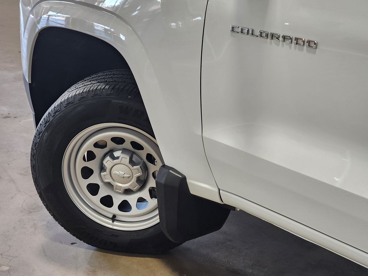 Chevrolet Colorado photo 23