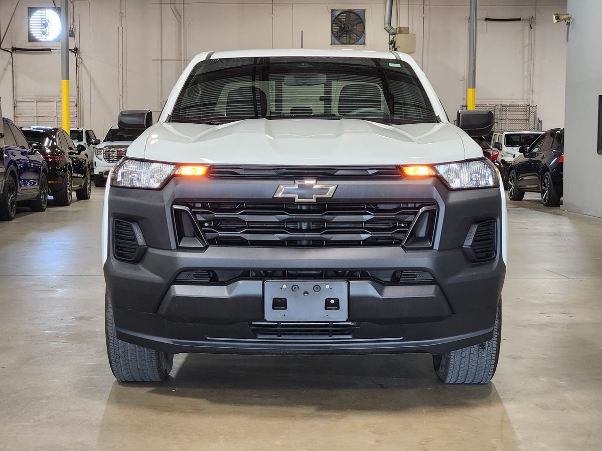 Chevrolet Colorado photo 2