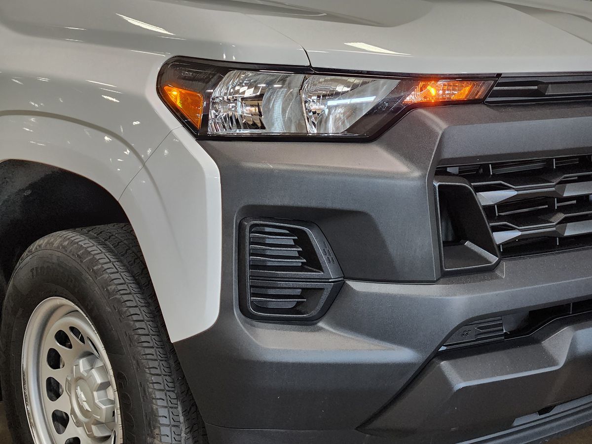 Chevrolet Colorado photo 13