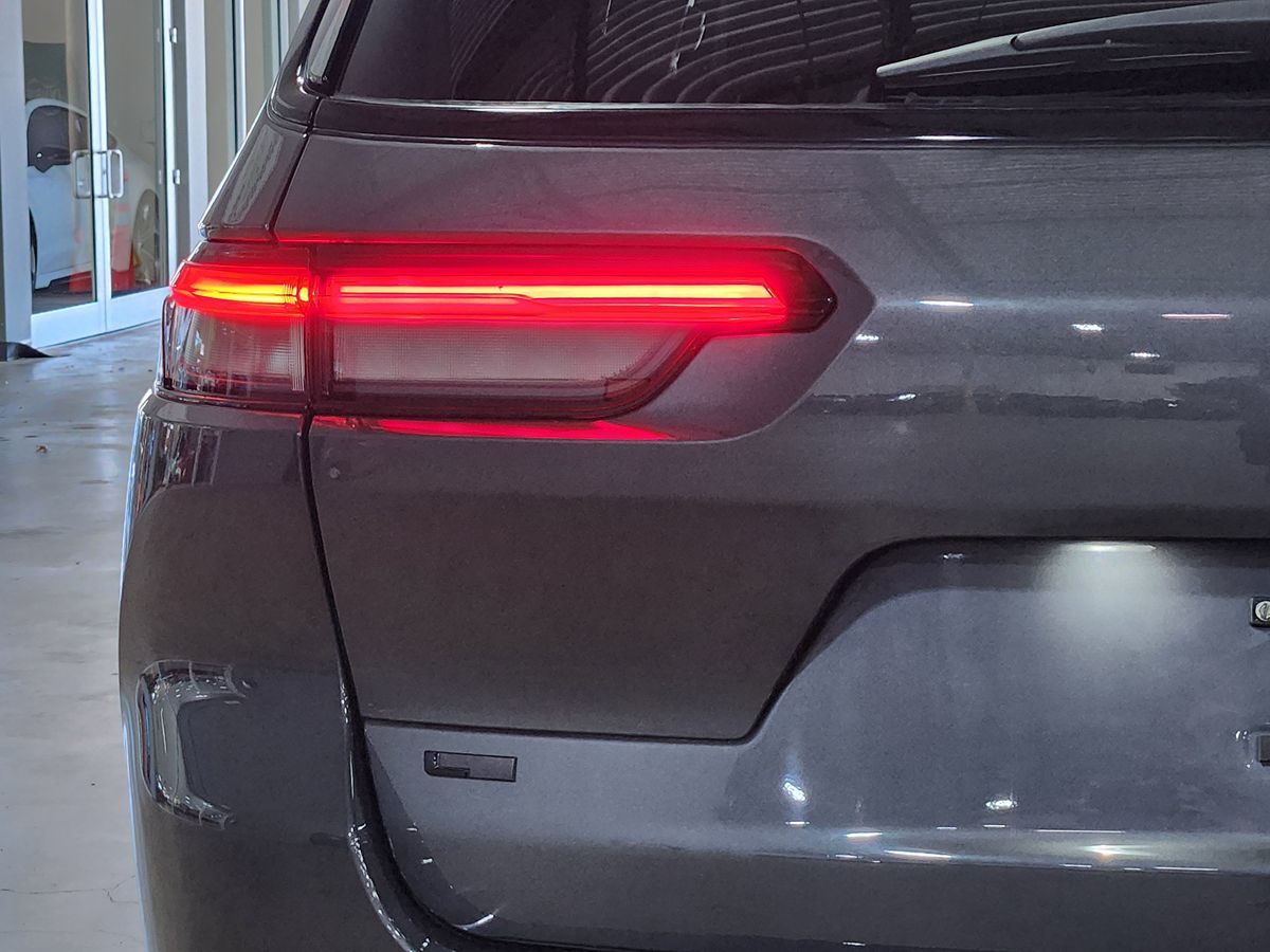 Jeep Grand Cherokee L photo 20