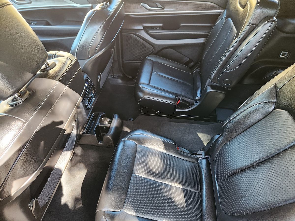 Jeep Grand Cherokee L photo 52