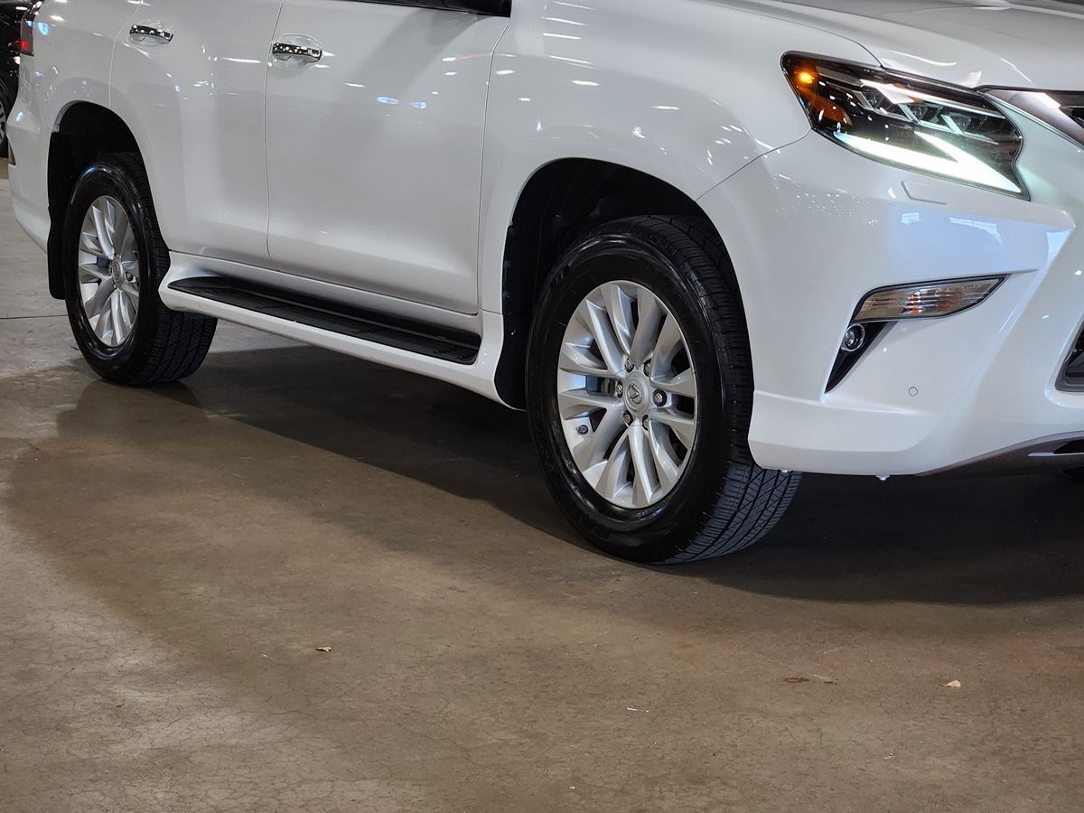 Lexus GX photo 16