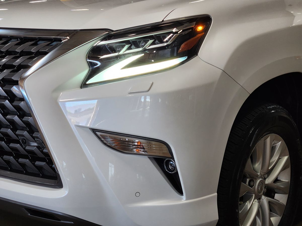 Lexus GX photo 14