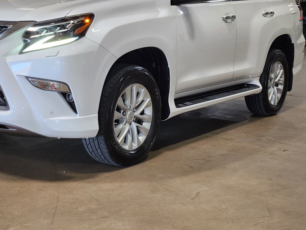 Lexus GX photo 17