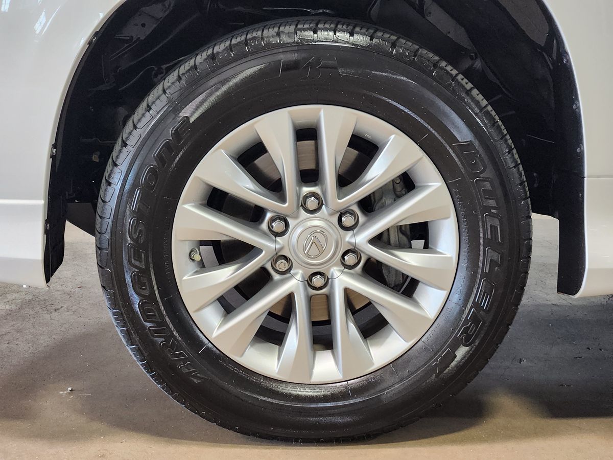 Lexus GX photo 26