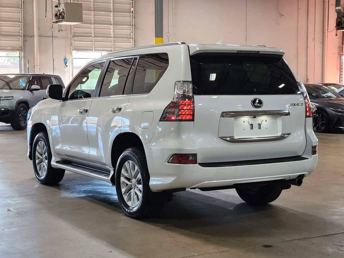 Lexus GX photo 11