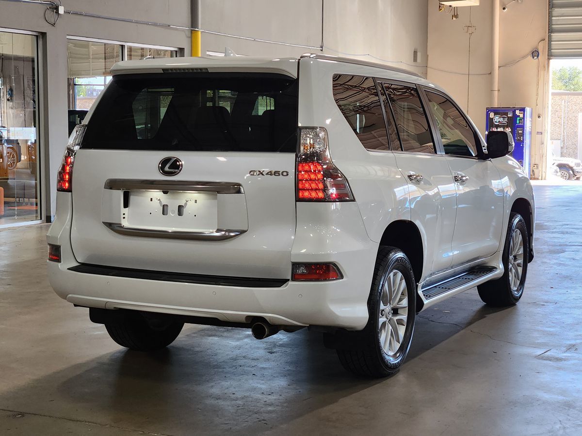 Lexus GX photo 8