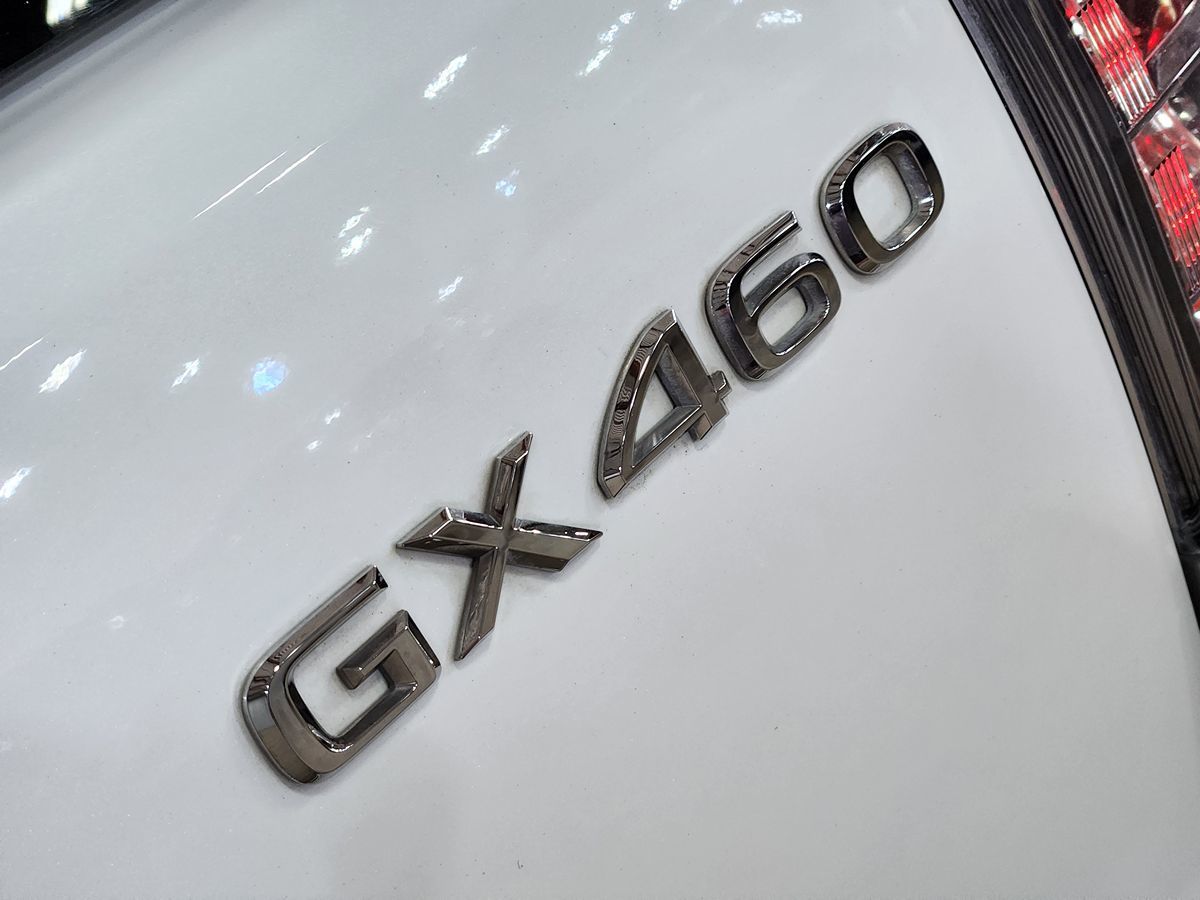 Lexus GX photo 25