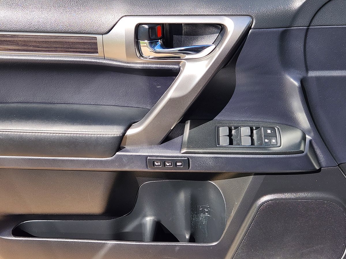 Lexus GX photo 43