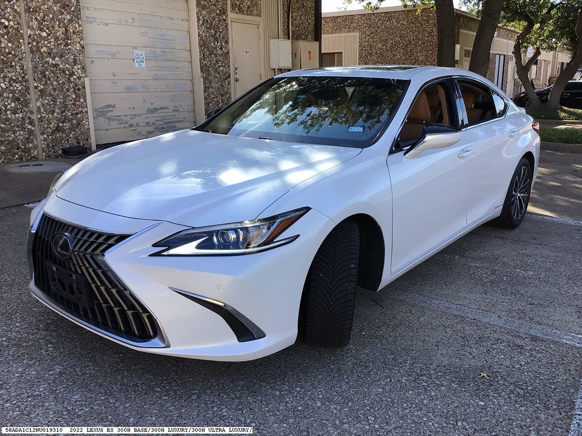 Lexus ES photo 25