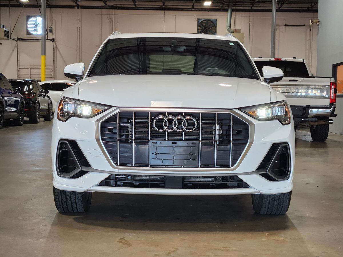 Audi Q3 photo 2