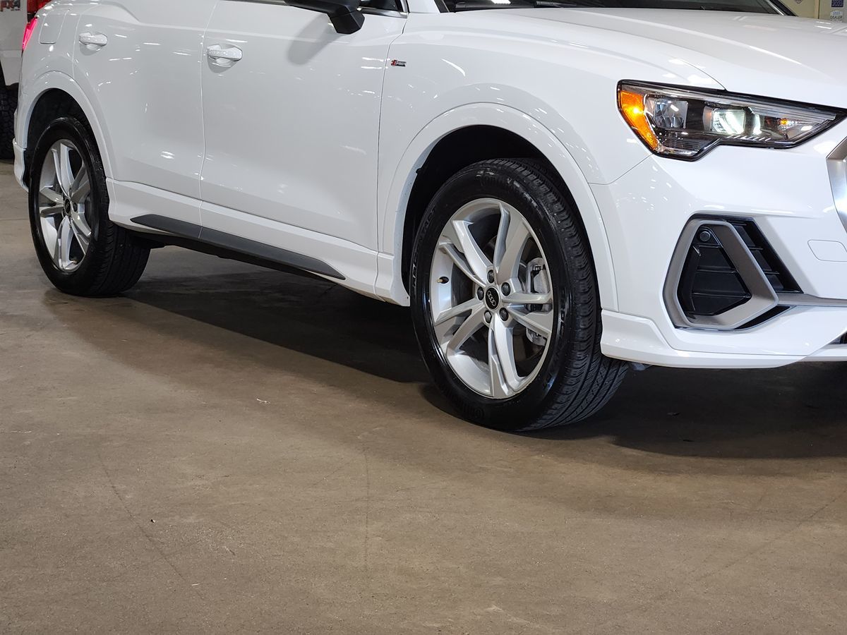 Audi Q3 photo 16