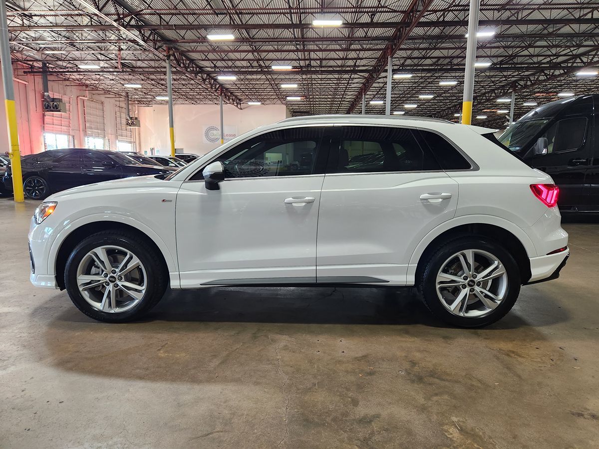 Audi Q3 photo 7