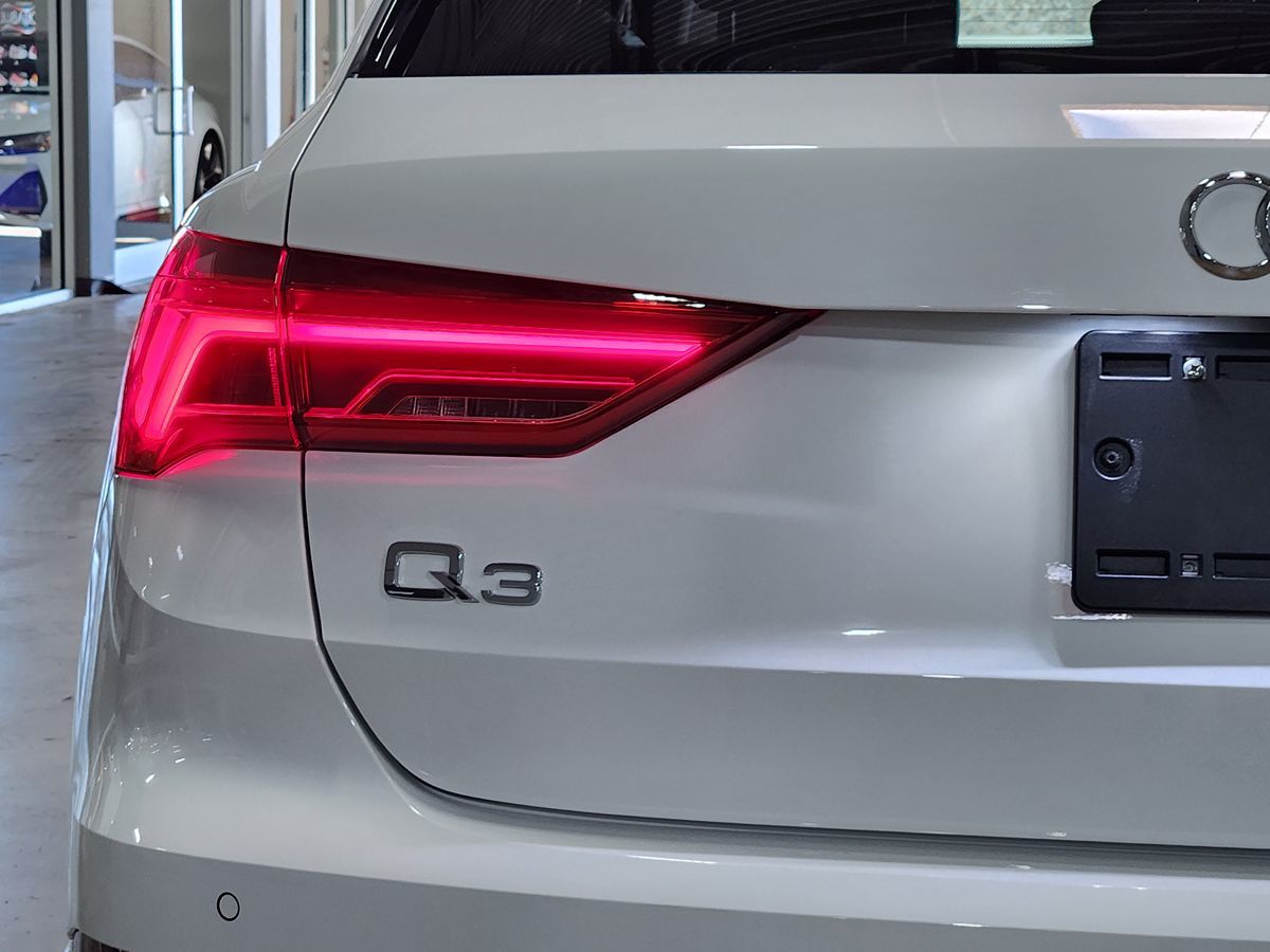 Audi Q3 photo 20