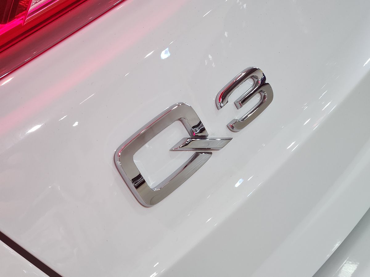 Audi Q3 photo 25