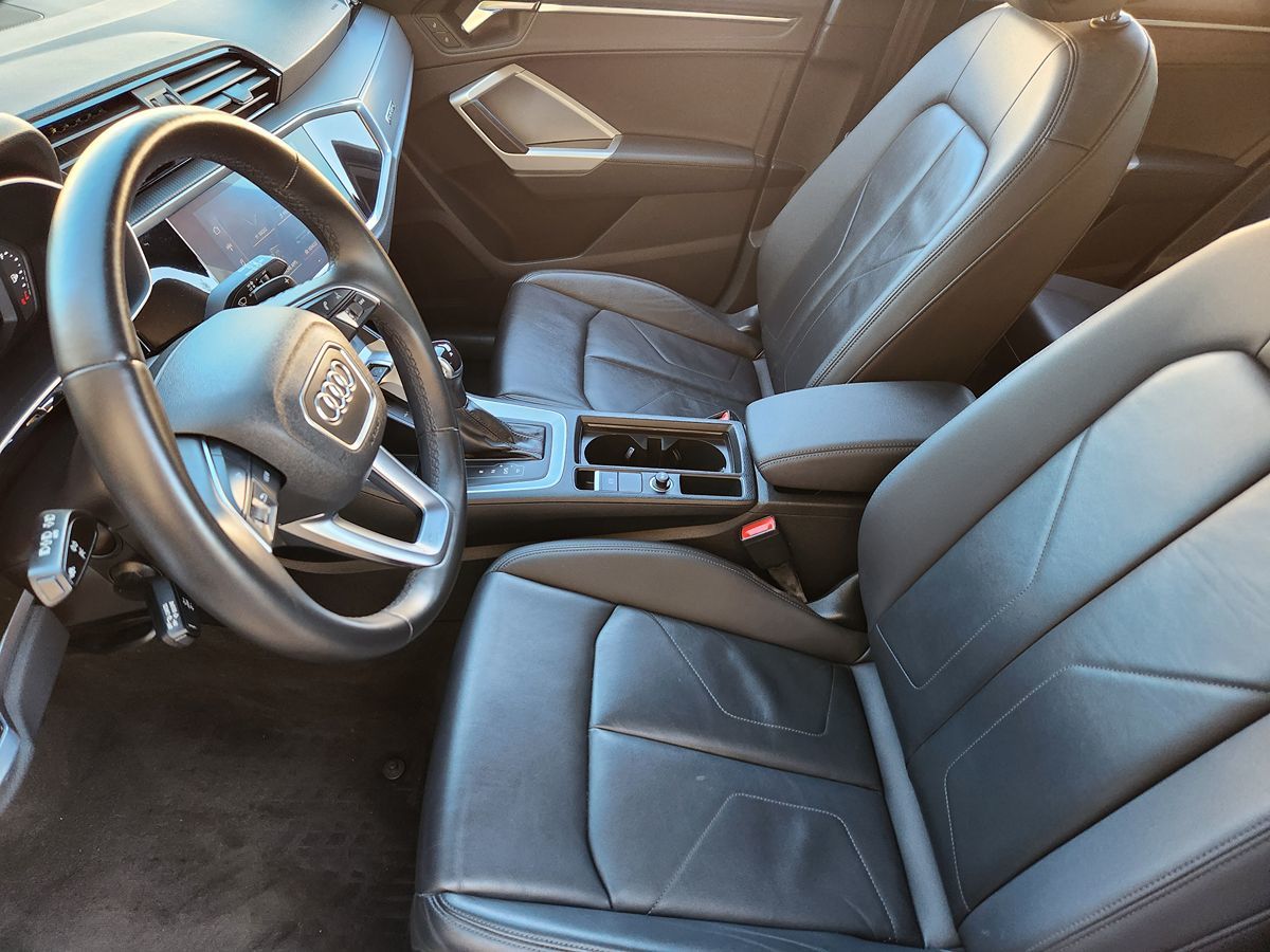 Audi Q3 photo 32
