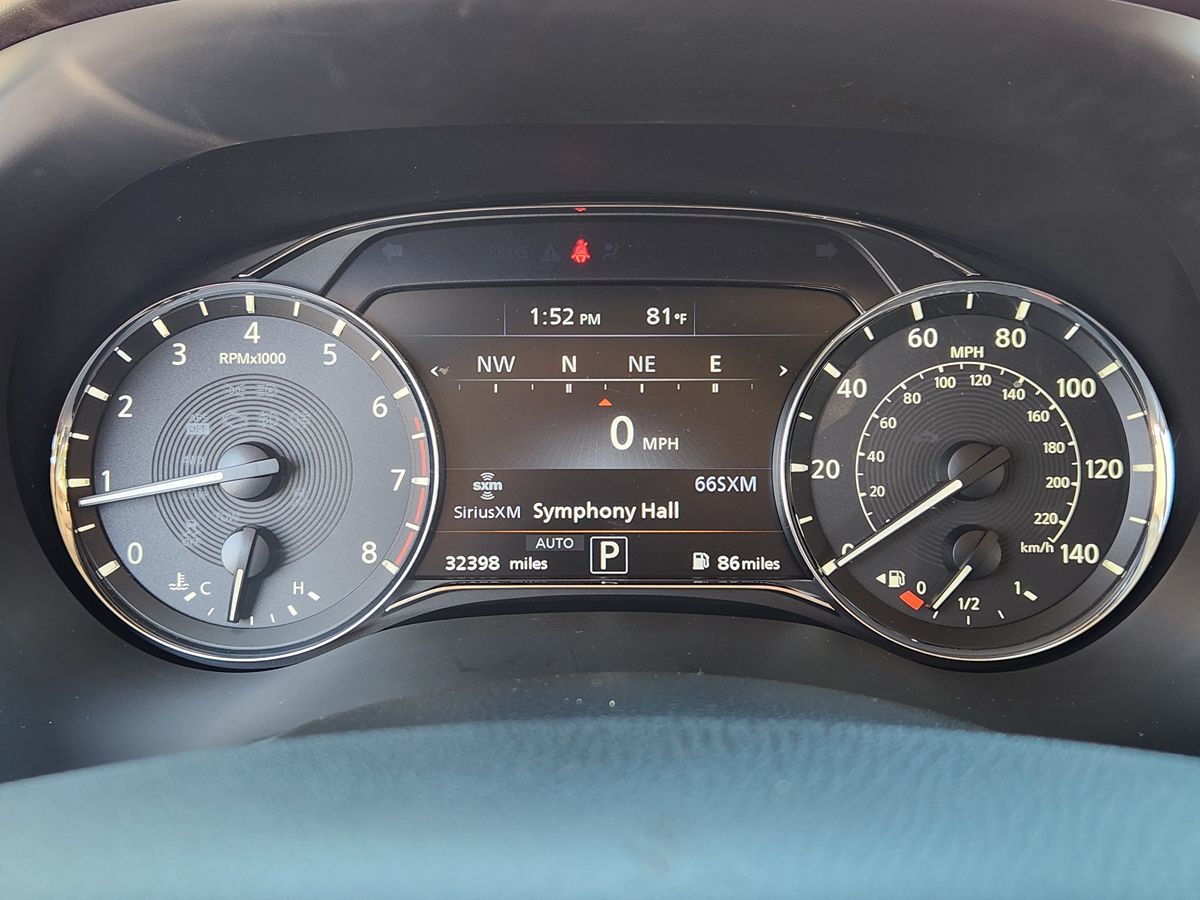 Infiniti QX80 photo 35