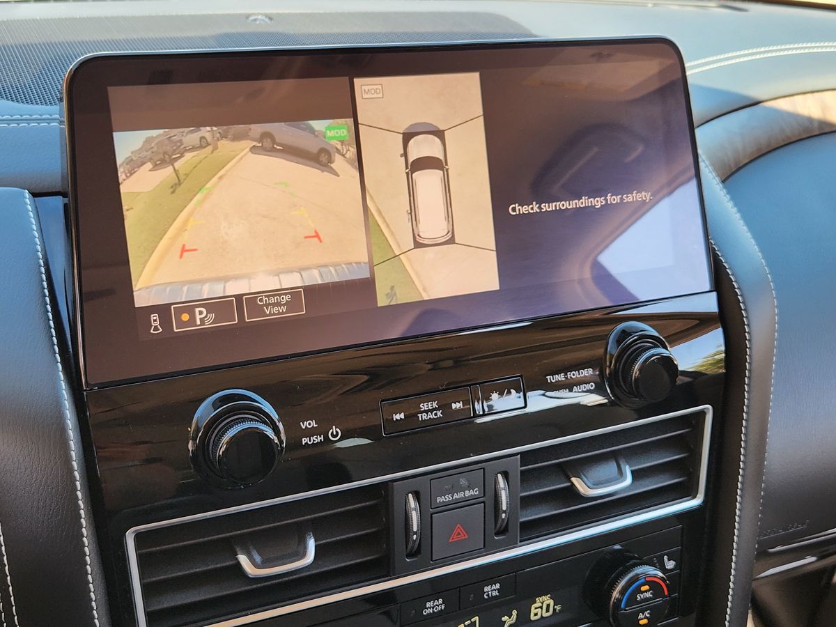 Infiniti QX80 photo 39