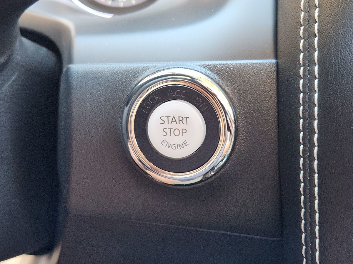 Infiniti QX80 photo 43