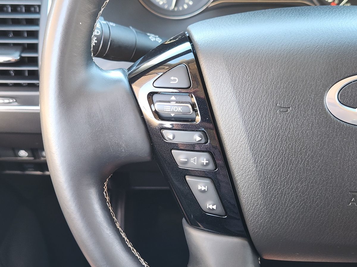 Infiniti QX80 photo 51