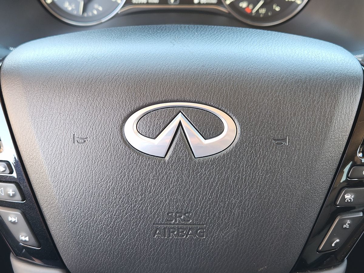 Infiniti QX80 photo 52