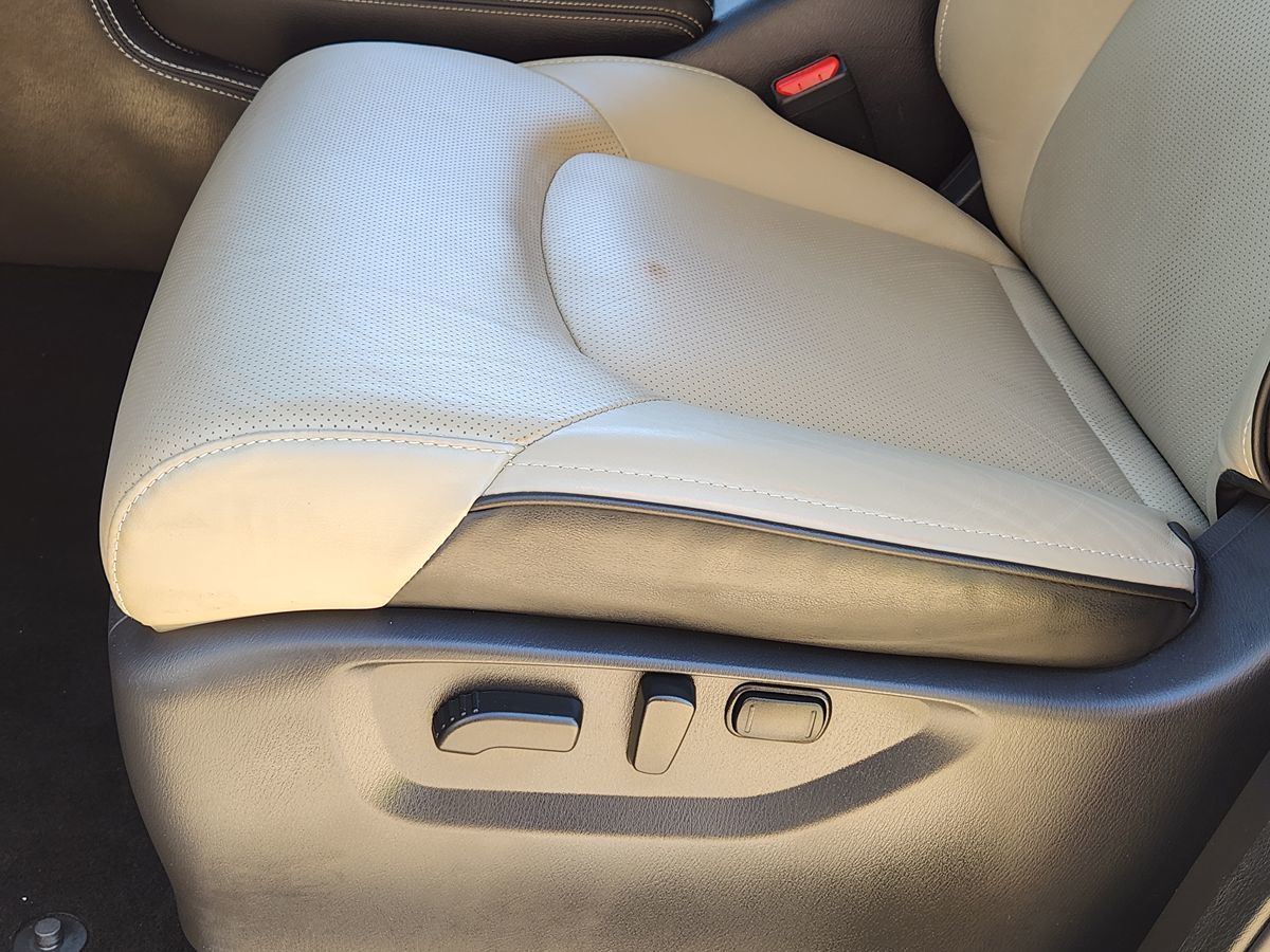 Infiniti QX80 photo 47