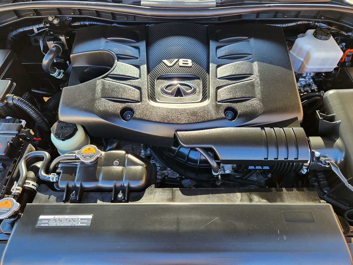 Infiniti QX80 photo 56