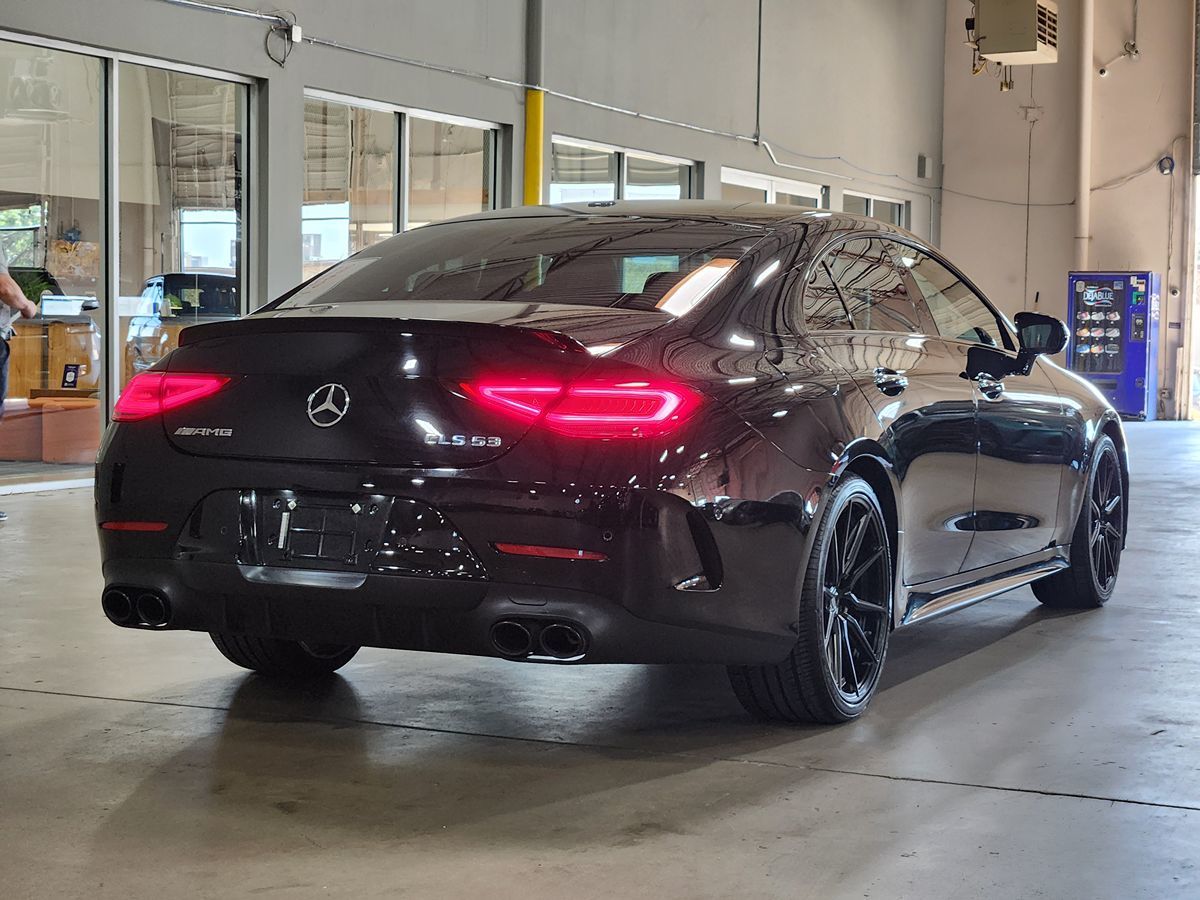 Mercedes-Benz CLS photo 8
