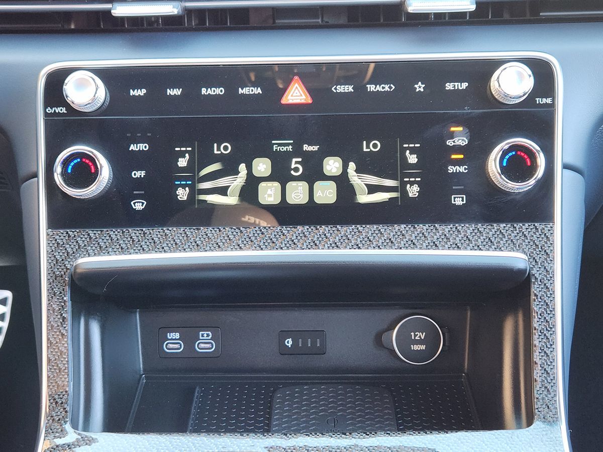 Genesis GV80 photo 39