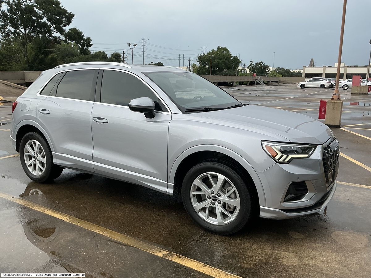 Audi Q3 photo 22