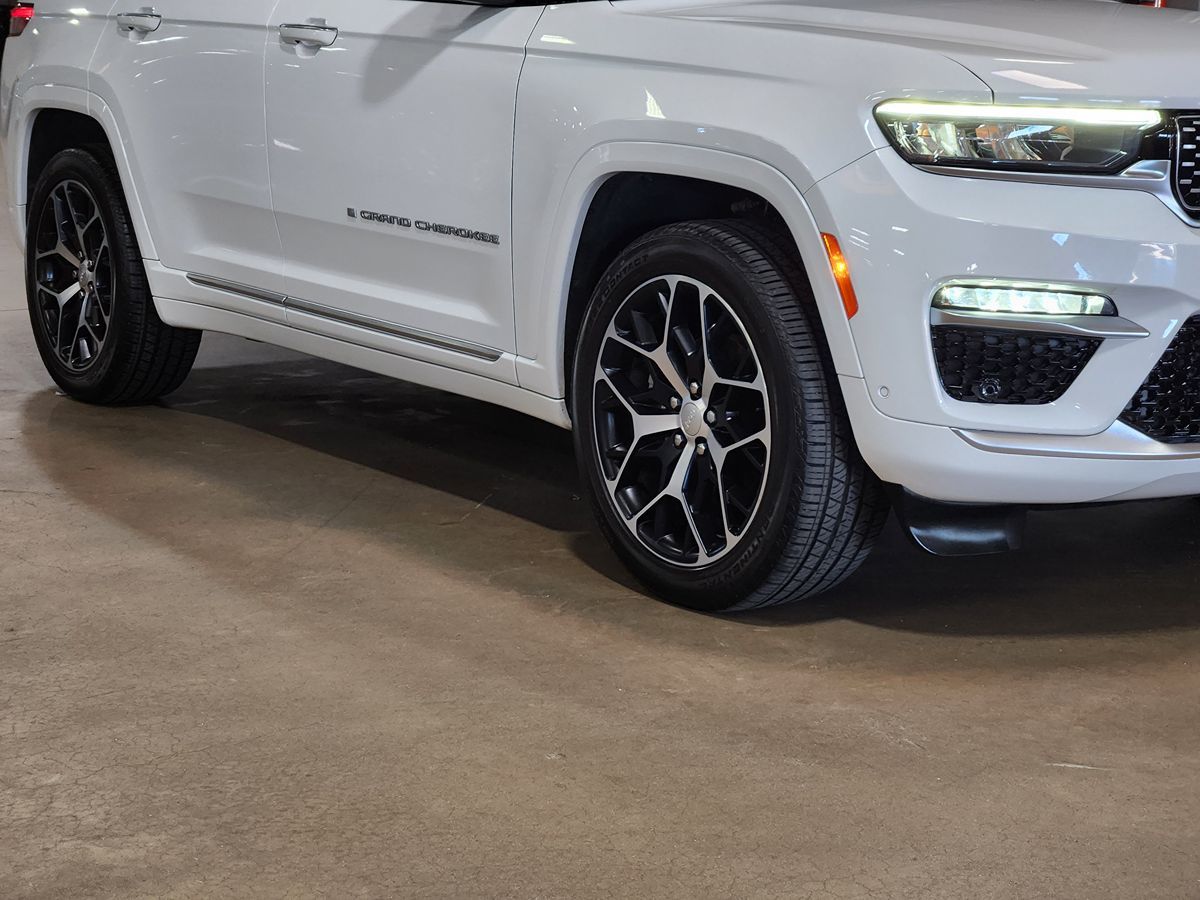 Jeep Grand Cherokee photo 16