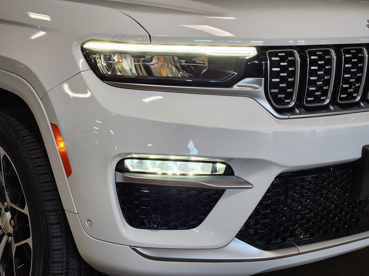 Jeep Grand Cherokee photo 13