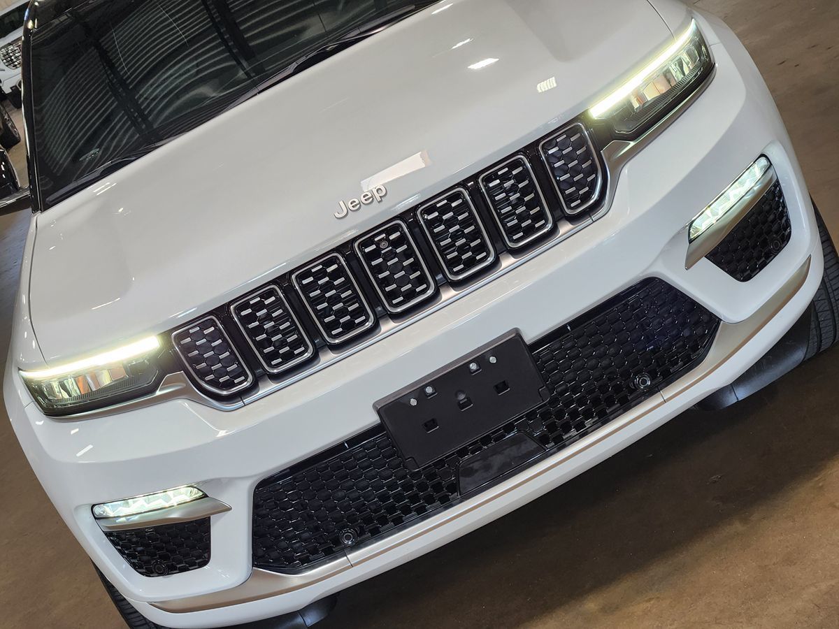 Jeep Grand Cherokee photo 19