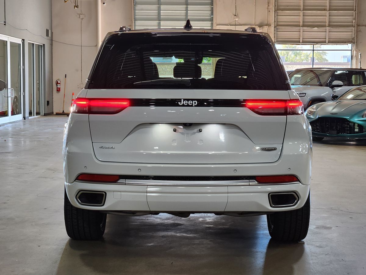 Jeep Grand Cherokee photo 10