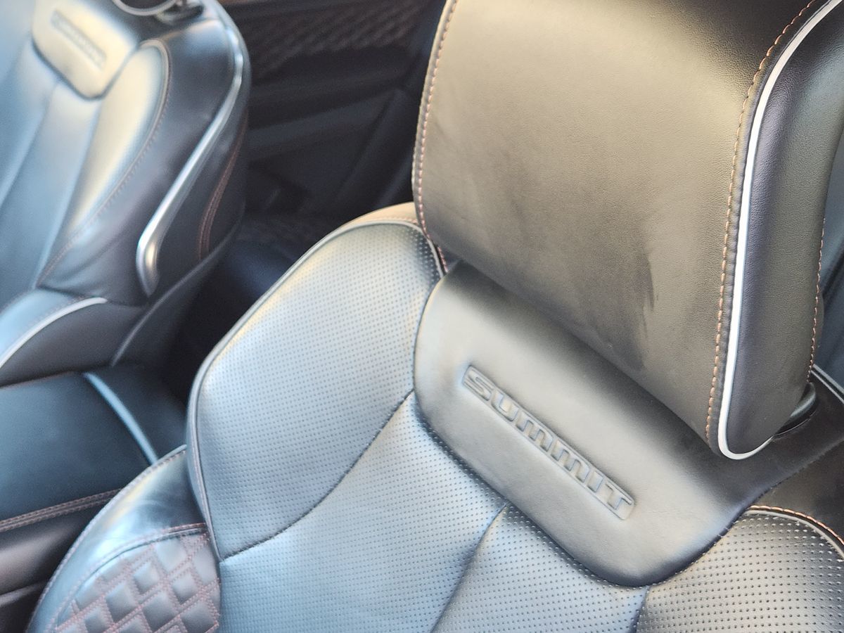 Jeep Grand Cherokee photo 35