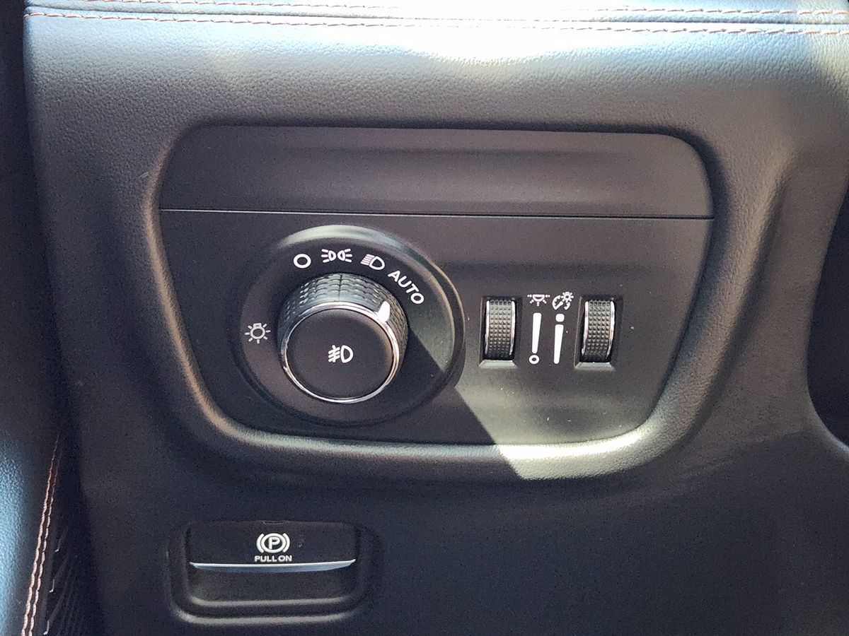 Jeep Grand Cherokee photo 43