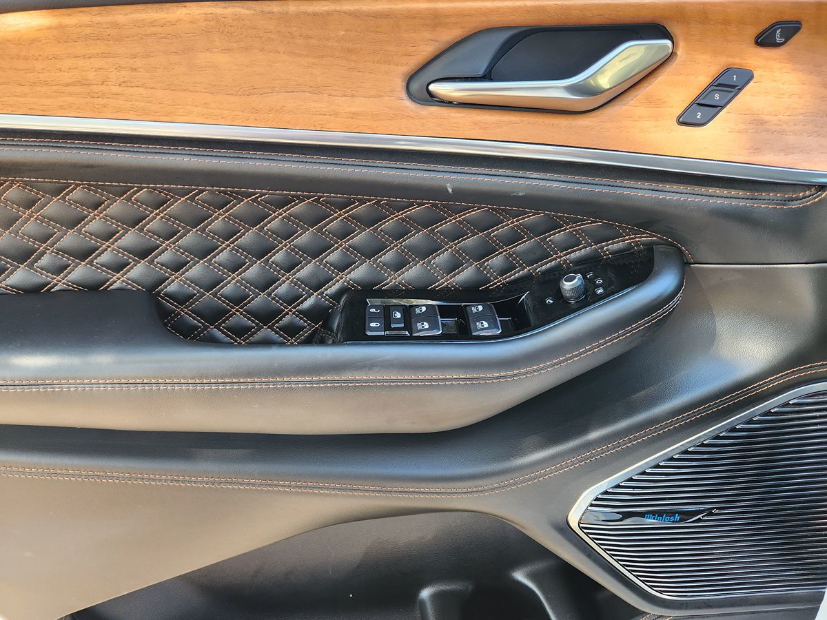 Jeep Grand Cherokee photo 44